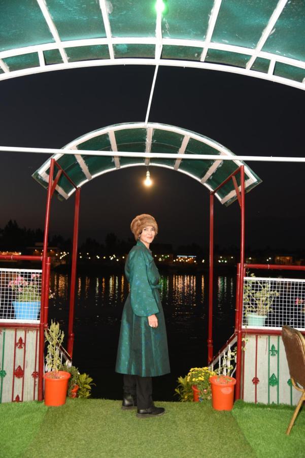 The Heritage Safina Group Of Houseboats Hotel Srīnagar Eksteriør billede