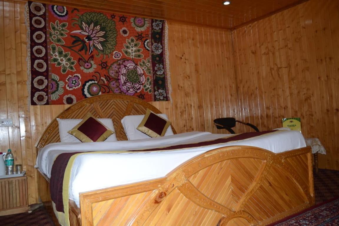 The Heritage Safina Group Of Houseboats Hotel Srīnagar Eksteriør billede