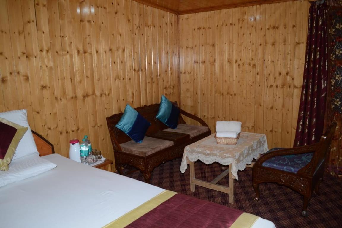 The Heritage Safina Group Of Houseboats Hotel Srīnagar Eksteriør billede