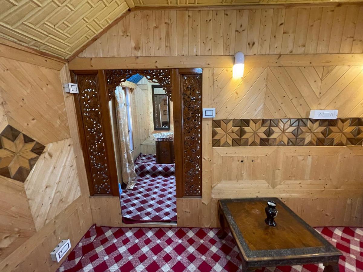 The Heritage Safina Group Of Houseboats Hotel Srīnagar Eksteriør billede