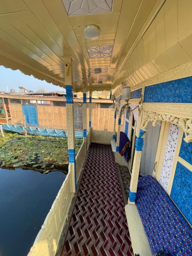 The Heritage Safina Group Of Houseboats Hotel Srīnagar Eksteriør billede