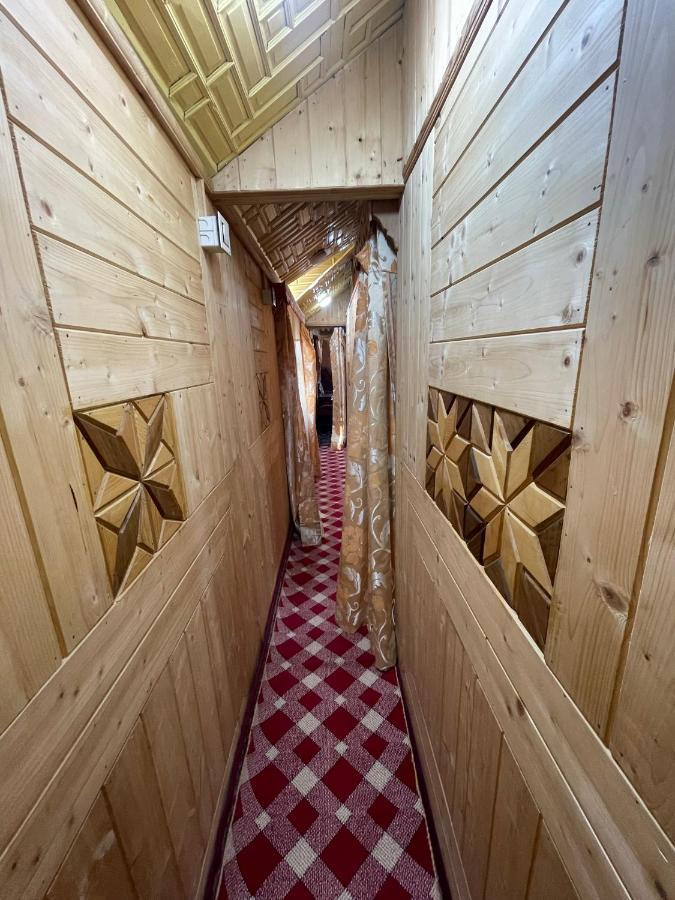 The Heritage Safina Group Of Houseboats Hotel Srīnagar Eksteriør billede